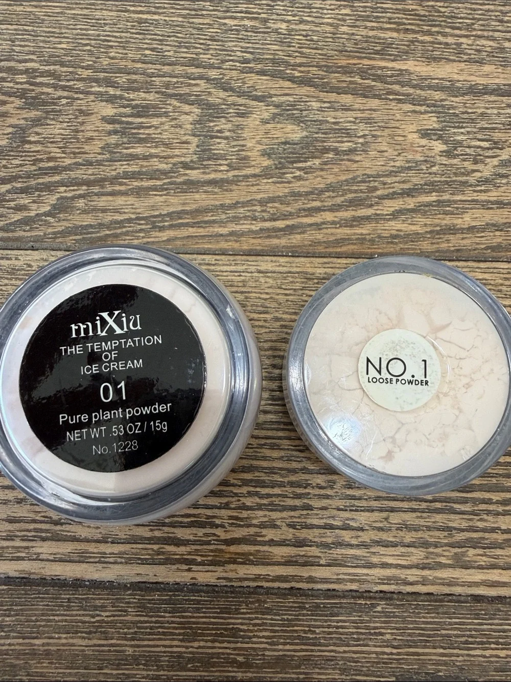 2 Translucent Setting Powder - Black Lid No. 1 Pure Plant Powder Ice Cream